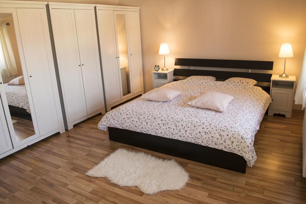 Jimmy Apartments Pula Luaran gambar