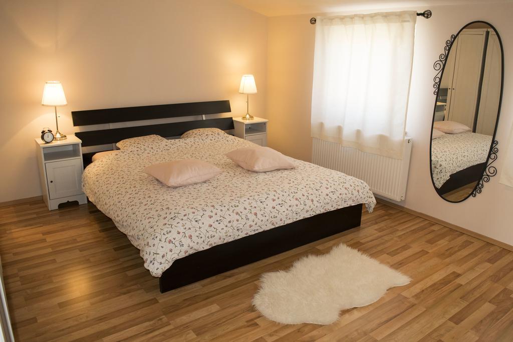 Jimmy Apartments Pula Luaran gambar